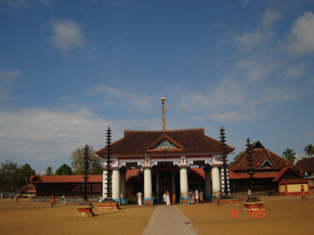 Kerala Tour Pilgrim Tour Package in Vaikkom Maha Deva Temple