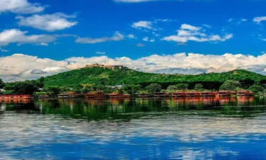 Glorious Kashmir Escape