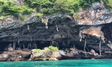 Phuket & Krabi Delights – Romantic Seaside Retreat